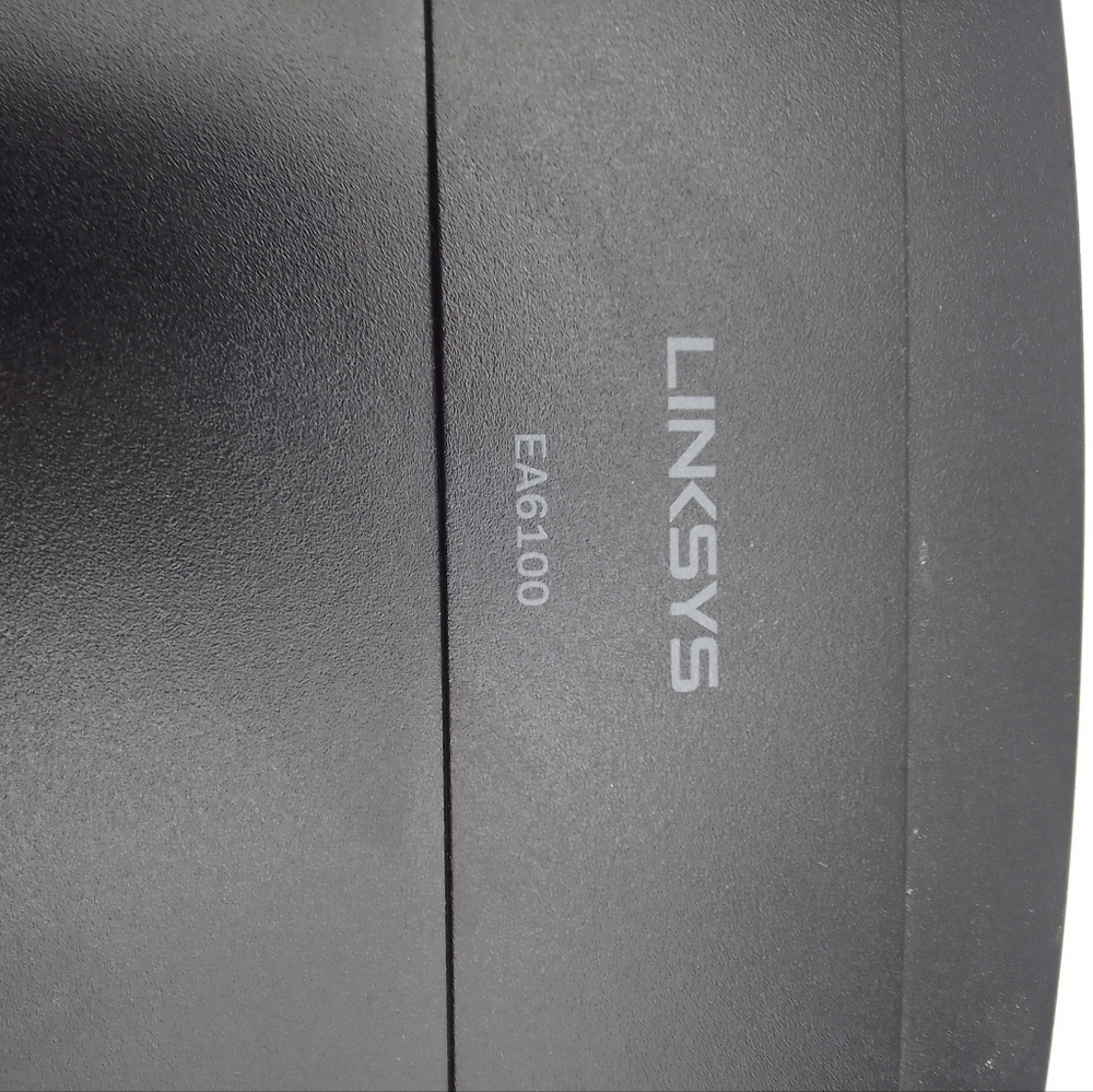 Linksys Black Wireless Router With USB Port - Picture 3 of 5